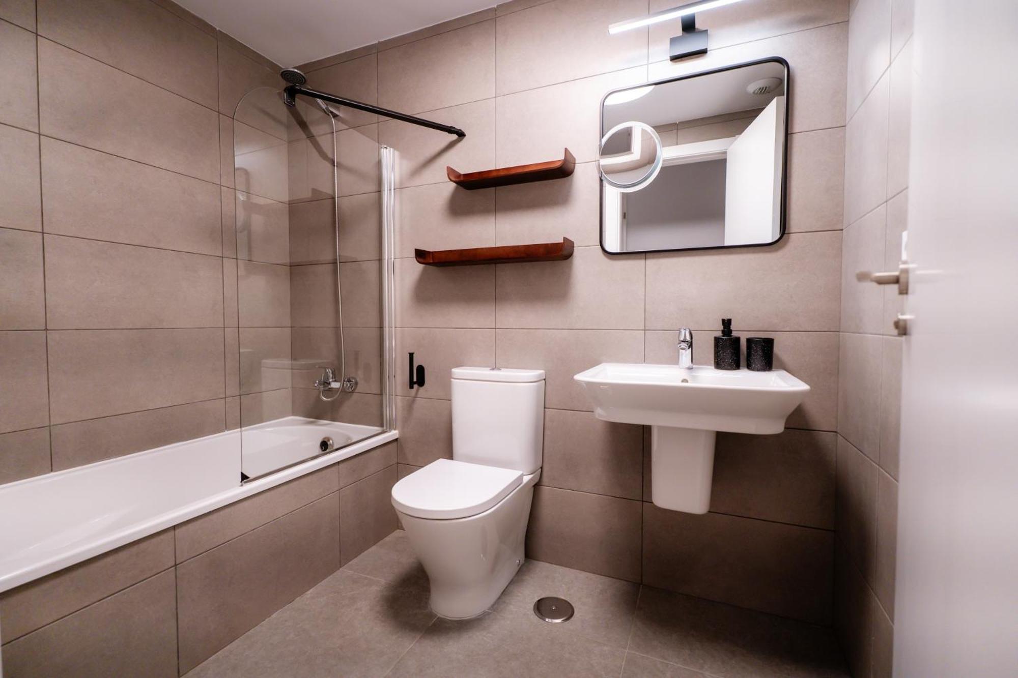 אסטפונה Beautiful 2-Bedroom Apartment Near Center And Beach מראה חיצוני תמונה